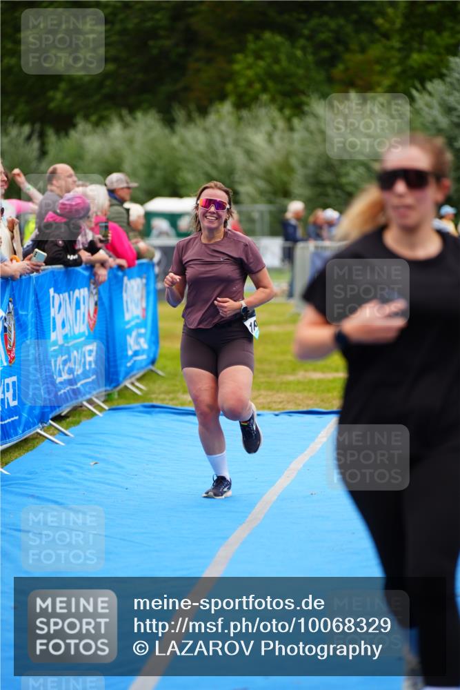 30.08.2026 - Elbe Triathlon Hamburg LAZAROV Photography http://msf.ph/oto/10068329 30.08.2026 12:27:29 Ziel 941, 1605 meine-sportfotos.de