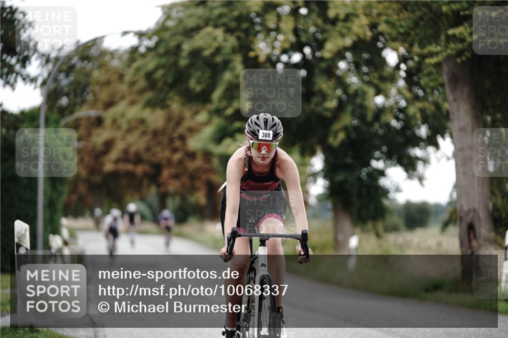 30.08.2026 - Elbe Triathlon Hamburg Michael Burmester http://msf.ph/oto/10068337 30.08.2026 09:30:37 Radfahren 388, 414, 548, 658, 751 meine-sportfotos.de