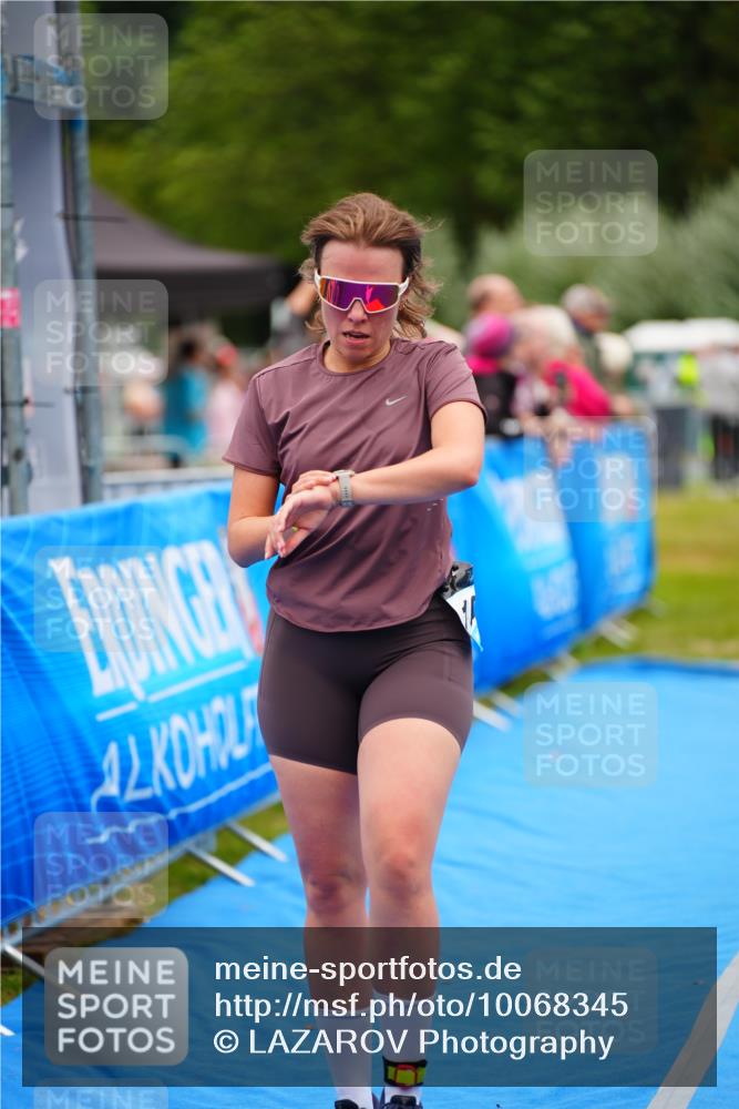 30.08.2026 - Elbe Triathlon Hamburg LAZAROV Photography http://msf.ph/oto/10068345 30.08.2026 12:27:32 Ziel 941, 1605 meine-sportfotos.de