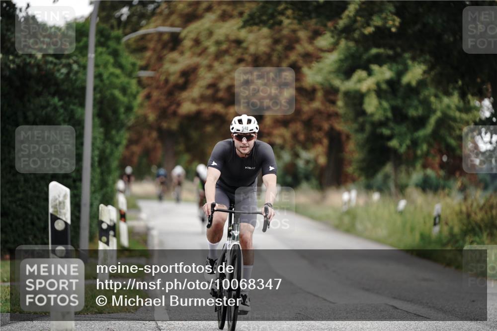 30.08.2026 - Elbe Triathlon Hamburg Michael Burmester http://msf.ph/oto/10068347 30.08.2026 09:30:42 Radfahren 354, 433, 548, 658, 751 meine-sportfotos.de