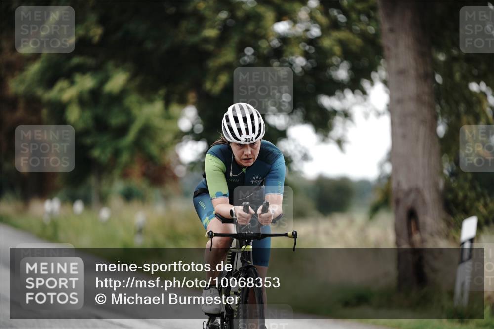 30.08.2026 - Elbe Triathlon Hamburg Michael Burmester http://msf.ph/oto/10068353 30.08.2026 09:30:48 Radfahren 354, 433, 572, 671, 700 meine-sportfotos.de