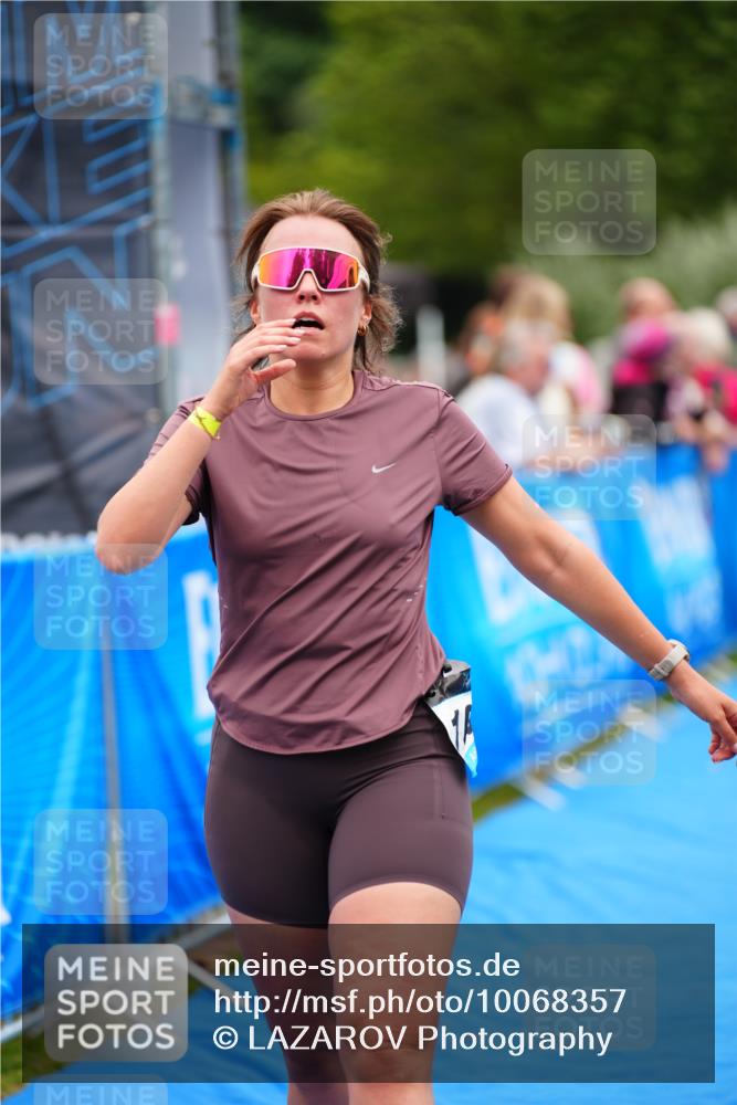 30.08.2026 - Elbe Triathlon Hamburg LAZAROV Photography http://msf.ph/oto/10068357 30.08.2026 12:27:33 Ziel 1605 meine-sportfotos.de