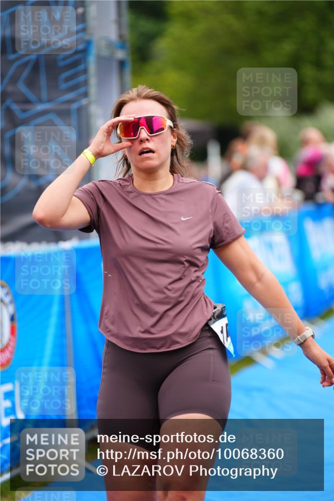 30.08.2026 - Elbe Triathlon Hamburg LAZAROV Photography http://msf.ph/oto/10068360 30.08.2026 12:27:33 Ziel 1605 meine-sportfotos.de