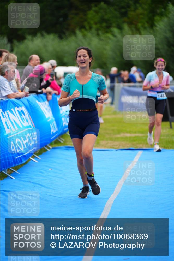30.08.2026 - Elbe Triathlon Hamburg LAZAROV Photography http://msf.ph/oto/10068369 30.08.2026 12:27:44 Ziel 1483, 1652, 1682 meine-sportfotos.de