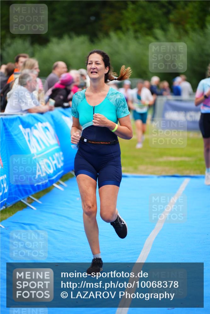 30.08.2026 - Elbe Triathlon Hamburg LAZAROV Photography http://msf.ph/oto/10068378 30.08.2026 12:27:44 Ziel 1483, 1652, 1682 meine-sportfotos.de