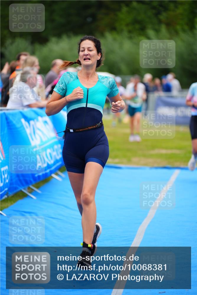 30.08.2026 - Elbe Triathlon Hamburg LAZAROV Photography http://msf.ph/oto/10068381 30.08.2026 12:27:44 Ziel 1483, 1652, 1682 meine-sportfotos.de