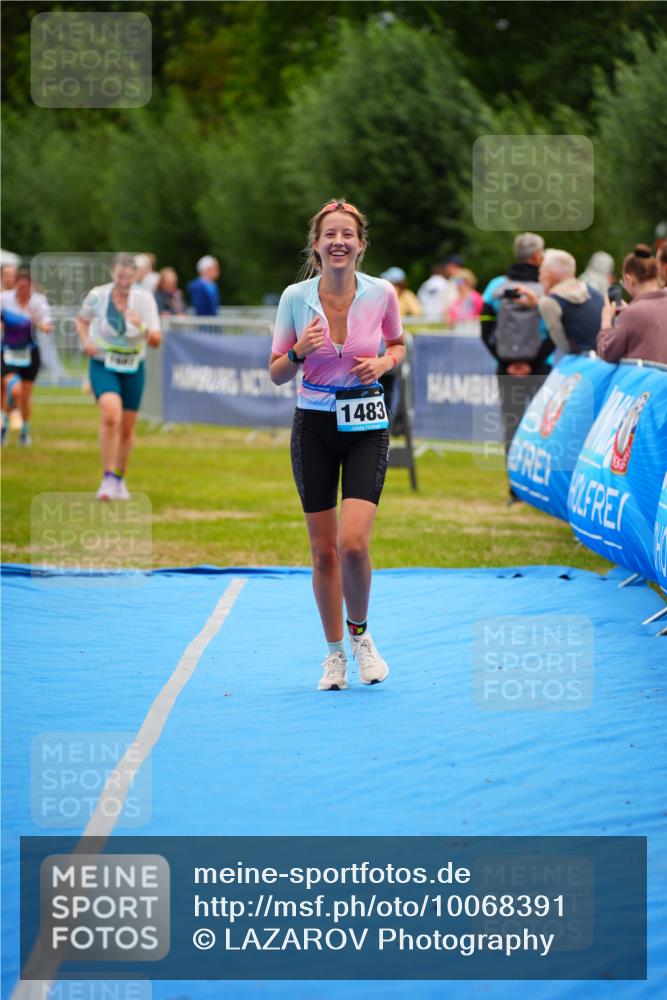 30.08.2026 - Elbe Triathlon Hamburg LAZAROV Photography http://msf.ph/oto/10068391 30.08.2026 12:27:46 Ziel 1483, 1652, 1656, 1682 meine-sportfotos.de
