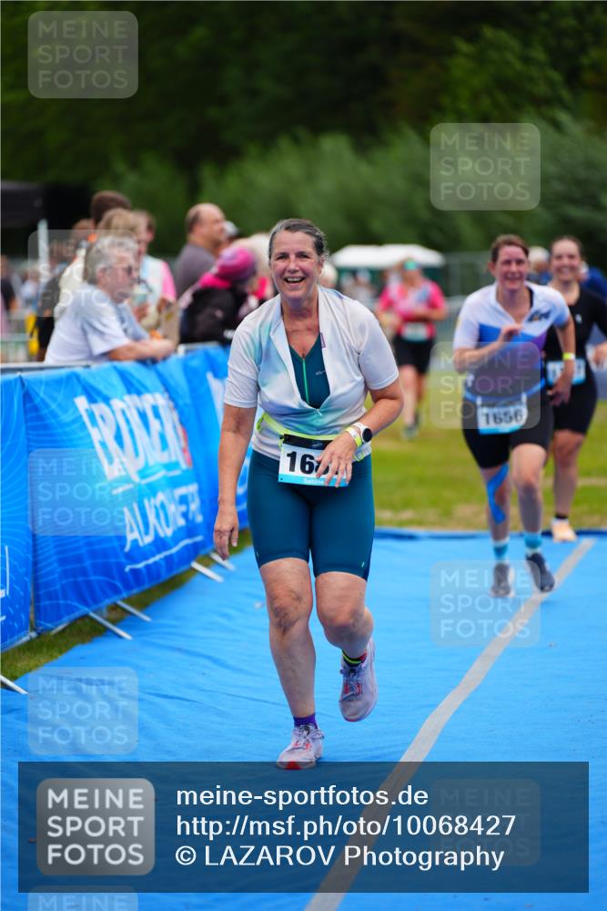 30.08.2026 - Elbe Triathlon Hamburg LAZAROV Photography http://msf.ph/oto/10068427 30.08.2026 12:27:52 Ziel 1567, 1656, 1661, 1682 meine-sportfotos.de
