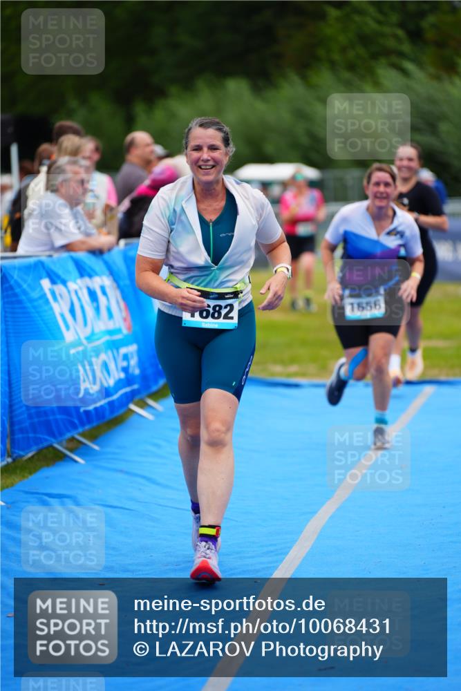 30.08.2026 - Elbe Triathlon Hamburg LAZAROV Photography http://msf.ph/oto/10068431 30.08.2026 12:27:52 Ziel 1567, 1656, 1661, 1682 meine-sportfotos.de