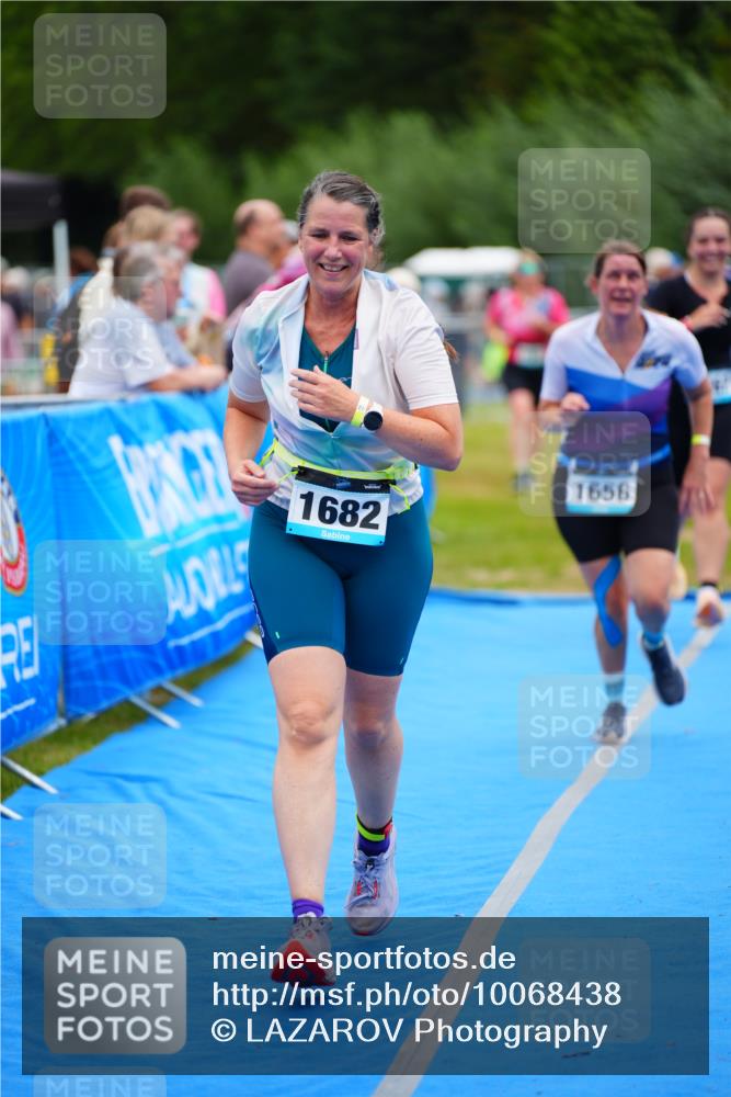 30.08.2026 - Elbe Triathlon Hamburg LAZAROV Photography http://msf.ph/oto/10068438 30.08.2026 12:27:53 Ziel 1567, 1656, 1661, 1682 meine-sportfotos.de