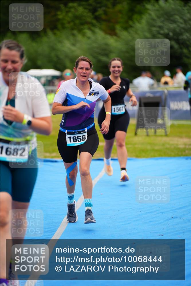 30.08.2026 - Elbe Triathlon Hamburg LAZAROV Photography http://msf.ph/oto/10068444 30.08.2026 12:27:53 Ziel 1567, 1656, 1661, 1682 meine-sportfotos.de