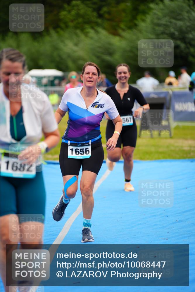 30.08.2026 - Elbe Triathlon Hamburg LAZAROV Photography http://msf.ph/oto/10068447 30.08.2026 12:27:54 Ziel 1567, 1656, 1661, 1682 meine-sportfotos.de