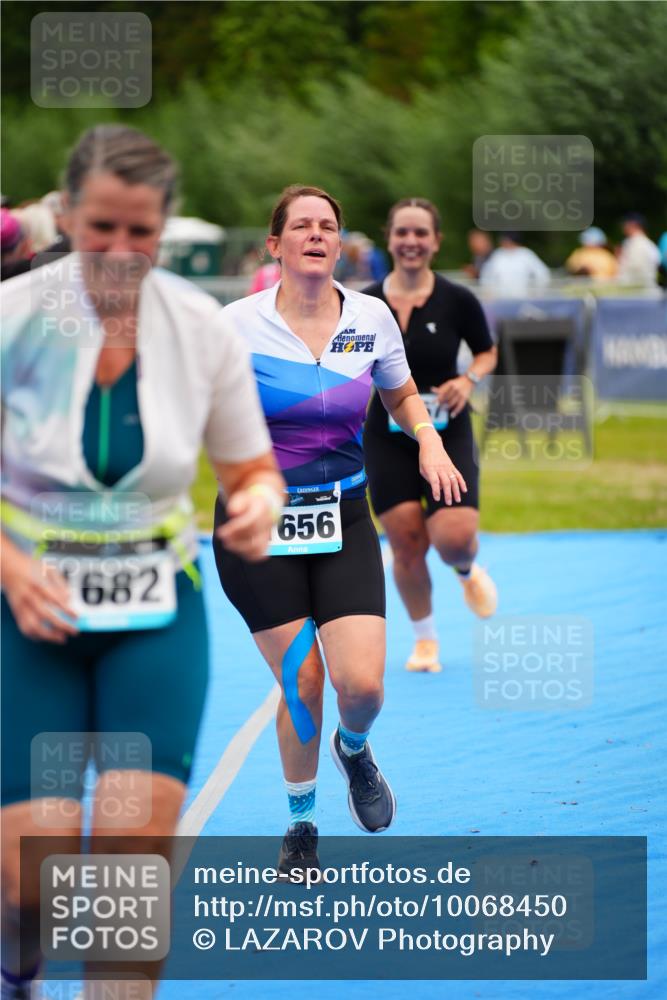 30.08.2026 - Elbe Triathlon Hamburg LAZAROV Photography http://msf.ph/oto/10068450 30.08.2026 12:27:54 Ziel 1567, 1656, 1661, 1682 meine-sportfotos.de
