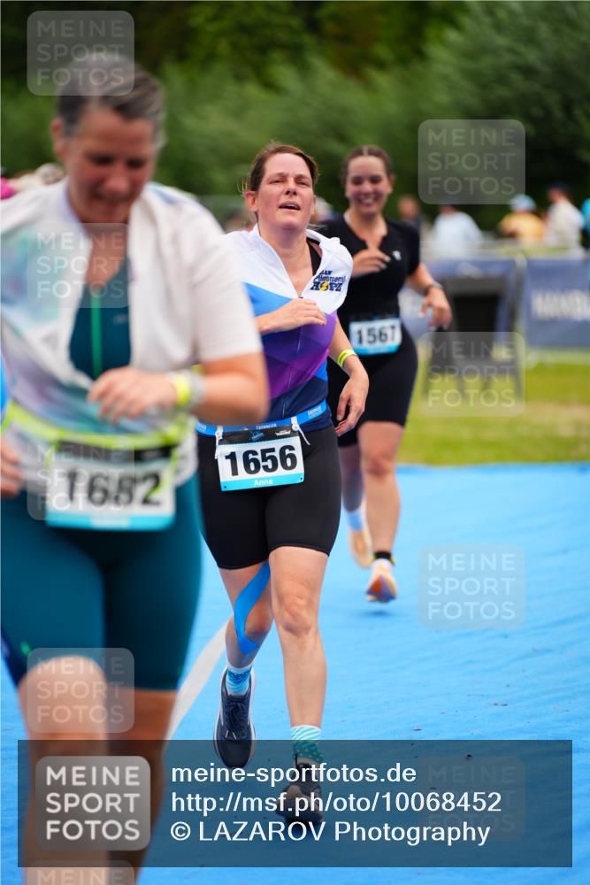 30.08.2026 - Elbe Triathlon Hamburg LAZAROV Photography http://msf.ph/oto/10068452 30.08.2026 12:27:54 Ziel 1567, 1656, 1661, 1682 meine-sportfotos.de