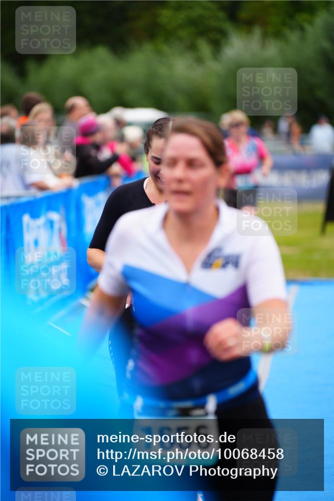 30.08.2026 - Elbe Triathlon Hamburg LAZAROV Photography http://msf.ph/oto/10068458 30.08.2026 12:27:56 Ziel 1567, 1656, 1661, 1682 meine-sportfotos.de