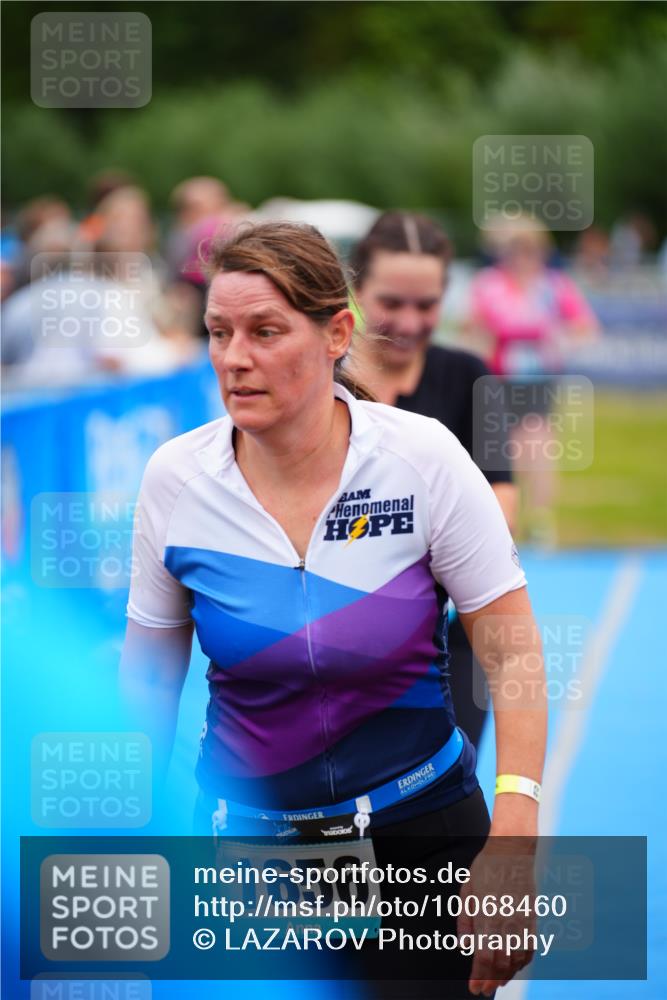 30.08.2026 - Elbe Triathlon Hamburg LAZAROV Photography http://msf.ph/oto/10068460 30.08.2026 12:27:57 Ziel 1567, 1656, 1661 meine-sportfotos.de