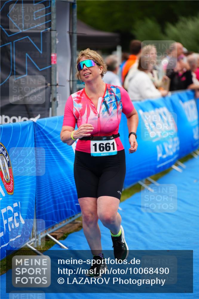 30.08.2026 - Elbe Triathlon Hamburg LAZAROV Photography http://msf.ph/oto/10068490 30.08.2026 12:28:01 Ziel 1190, 1661 meine-sportfotos.de