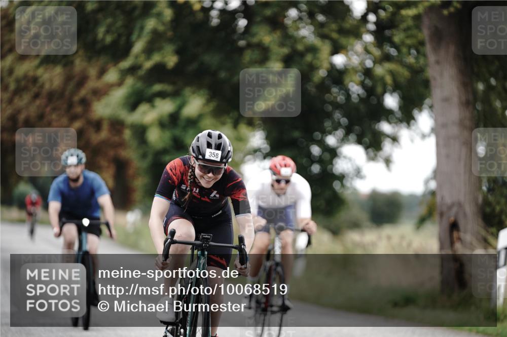 30.08.2026 - Elbe Triathlon Hamburg Michael Burmester http://msf.ph/oto/10068519 30.08.2026 09:32:17 Radfahren 305, 309, 358, 514, 841 meine-sportfotos.de