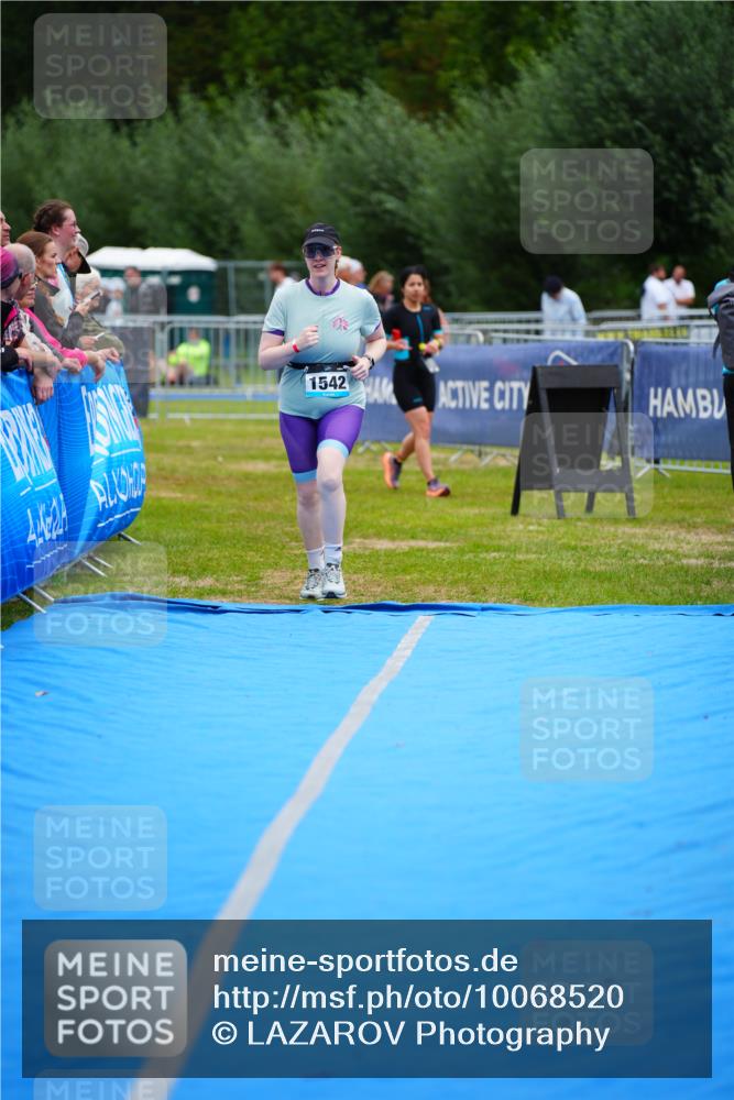30.08.2026 - Elbe Triathlon Hamburg LAZAROV Photography http://msf.ph/oto/10068520 30.08.2026 12:28:14 Ziel 1542 meine-sportfotos.de
