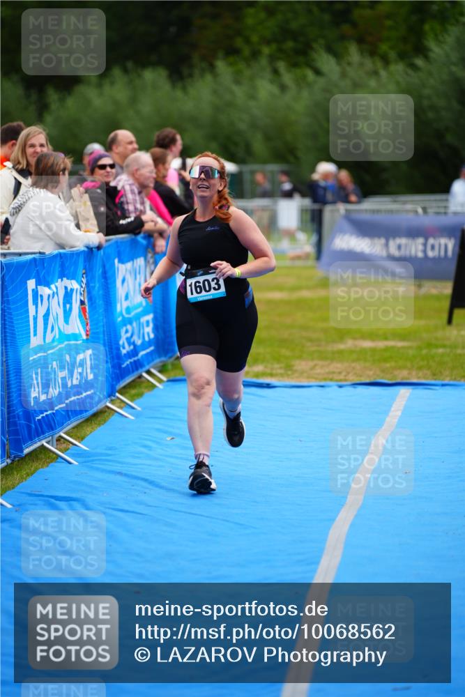 30.08.2026 - Elbe Triathlon Hamburg LAZAROV Photography http://msf.ph/oto/10068562 30.08.2026 12:28:23 Ziel 1603 meine-sportfotos.de