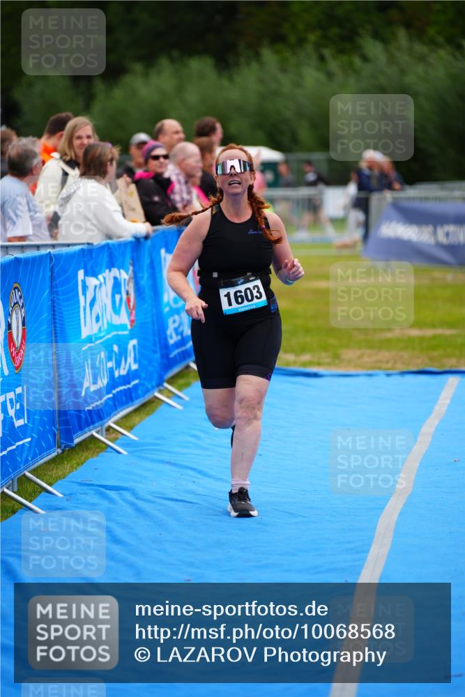 30.08.2026 - Elbe Triathlon Hamburg LAZAROV Photography http://msf.ph/oto/10068568 30.08.2026 12:28:23 Ziel 1603 meine-sportfotos.de