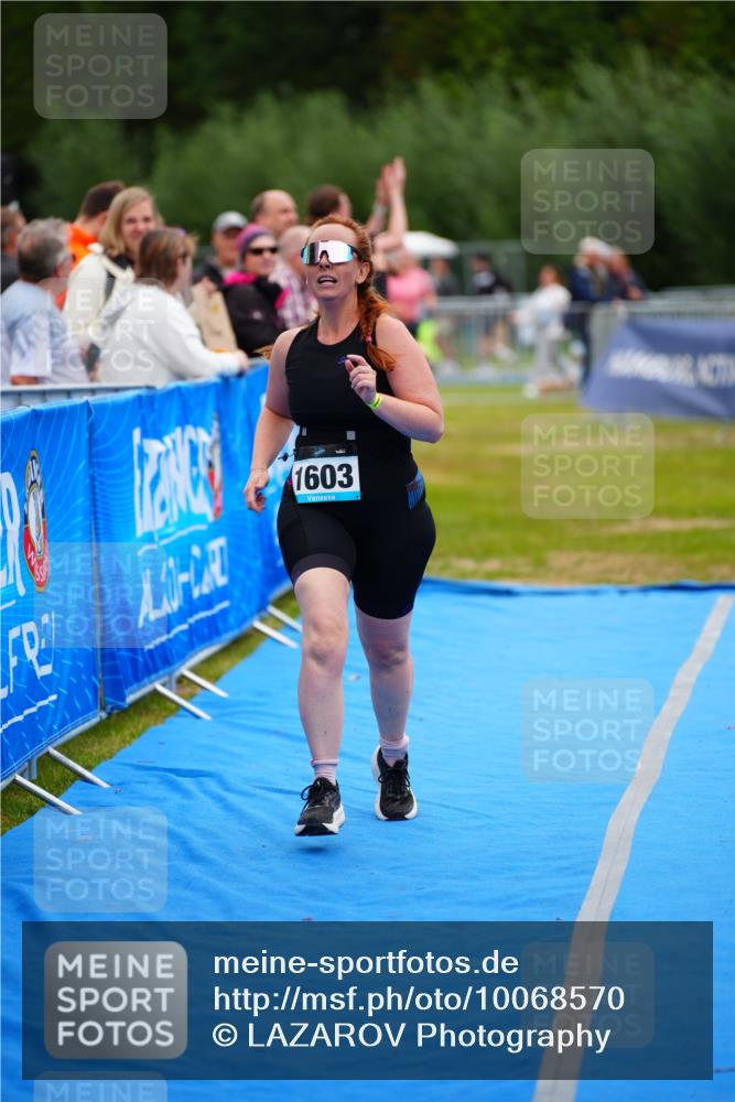 30.08.2026 - Elbe Triathlon Hamburg LAZAROV Photography http://msf.ph/oto/10068570 30.08.2026 12:28:23 Ziel 1603 meine-sportfotos.de