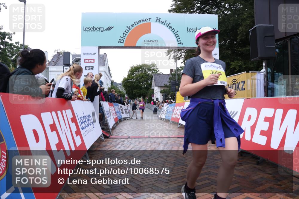 30.08.2026 - Blankeneser Heldenlauf Lena Gebhardt http://msf.ph/oto/10068575 30.08.2026 10:01:30 Ziel 1192, 1408, 1598 meine-sportfotos.de