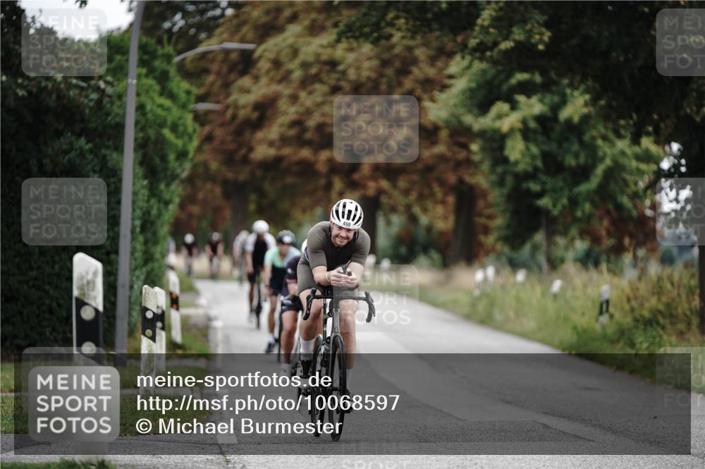 30.08.2026 - Elbe Triathlon Hamburg Michael Burmester http://msf.ph/oto/10068597 30.08.2026 09:33:21 Radfahren 266, 336, 499, 520, 570, 715 meine-sportfotos.de