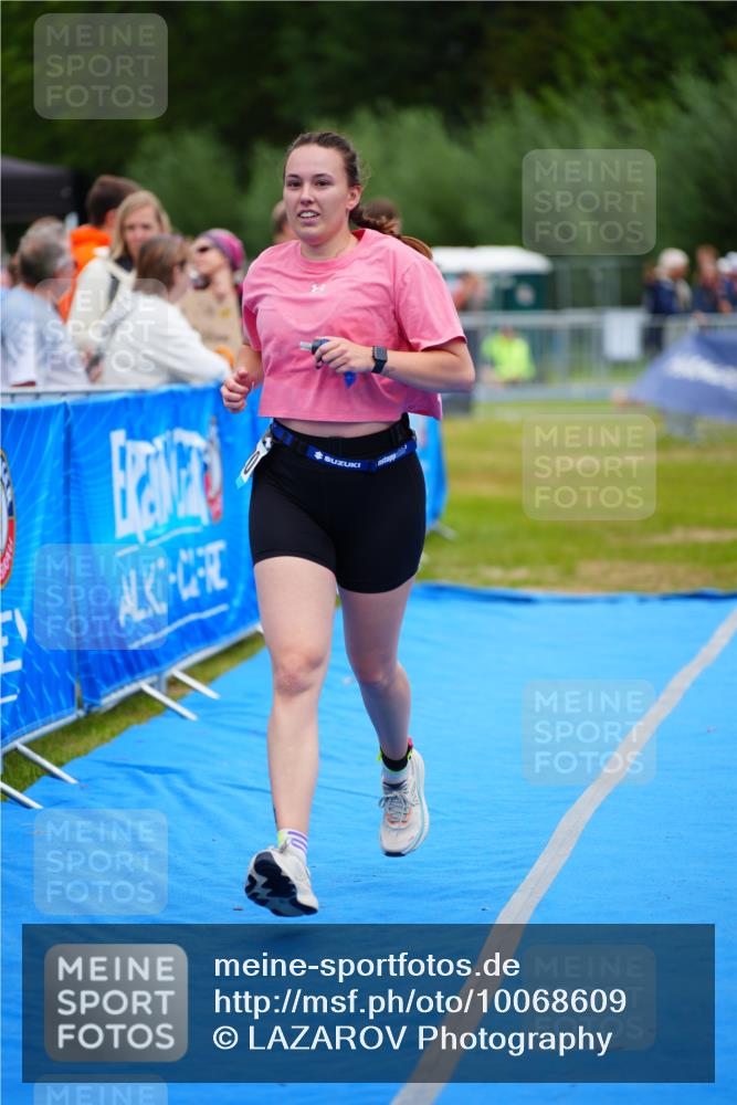 30.08.2026 - Elbe Triathlon Hamburg LAZAROV Photography http://msf.ph/oto/10068609 30.08.2026 12:28:32 Ziel 1520 meine-sportfotos.de