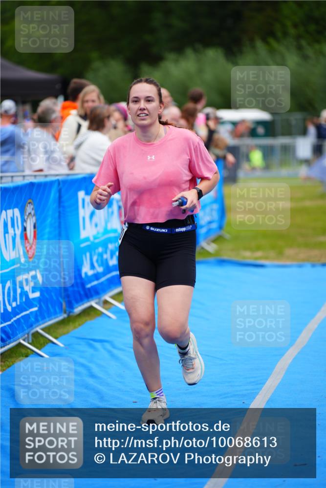 30.08.2026 - Elbe Triathlon Hamburg LAZAROV Photography http://msf.ph/oto/10068613 30.08.2026 12:28:32 Ziel 1520 meine-sportfotos.de