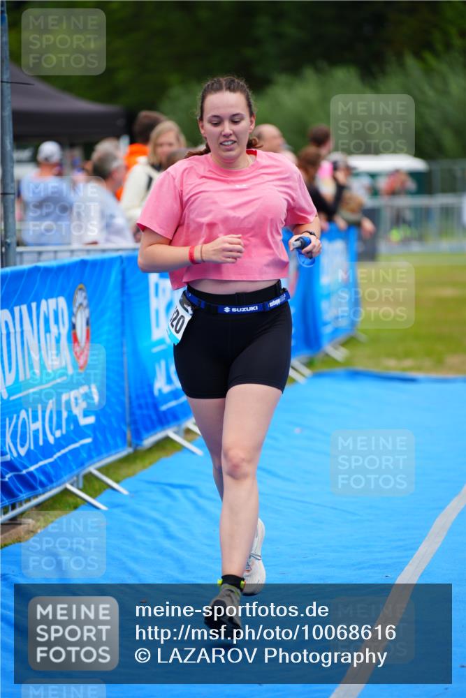 30.08.2026 - Elbe Triathlon Hamburg LAZAROV Photography http://msf.ph/oto/10068616 30.08.2026 12:28:32 Ziel 1520 meine-sportfotos.de