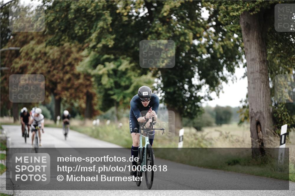 30.08.2026 - Elbe Triathlon Hamburg Michael Burmester http://msf.ph/oto/10068618 30.08.2026 09:33:28 Radfahren 266, 279, 490, 498, 520, 570, 687, 715, 718 meine-sportfotos.de