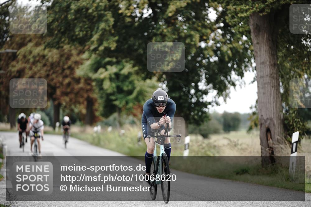 30.08.2026 - Elbe Triathlon Hamburg Michael Burmester http://msf.ph/oto/10068620 30.08.2026 09:33:28 Radfahren 266, 279, 490, 498, 520, 570, 687, 715, 718 meine-sportfotos.de