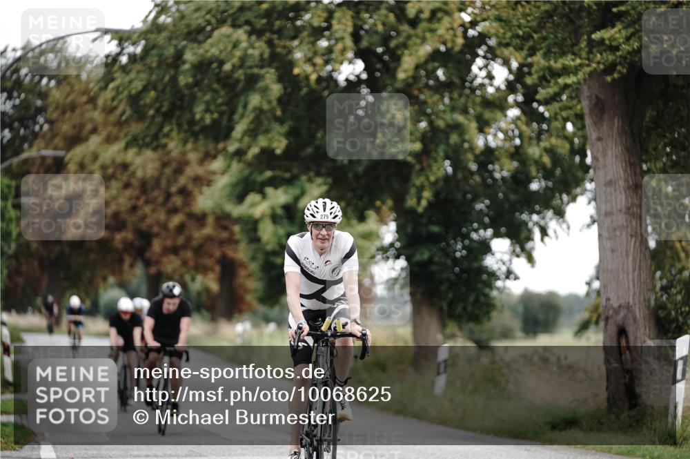 30.08.2026 - Elbe Triathlon Hamburg Michael Burmester http://msf.ph/oto/10068625 30.08.2026 09:33:31 Radfahren 279, 490, 498, 502, 520, 687, 691, 718, 735 meine-sportfotos.de