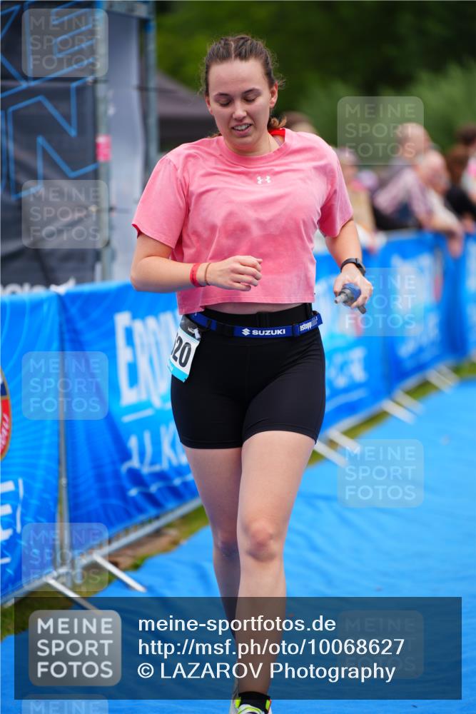 30.08.2026 - Elbe Triathlon Hamburg LAZAROV Photography http://msf.ph/oto/10068627 30.08.2026 12:28:33 Ziel 1520 meine-sportfotos.de