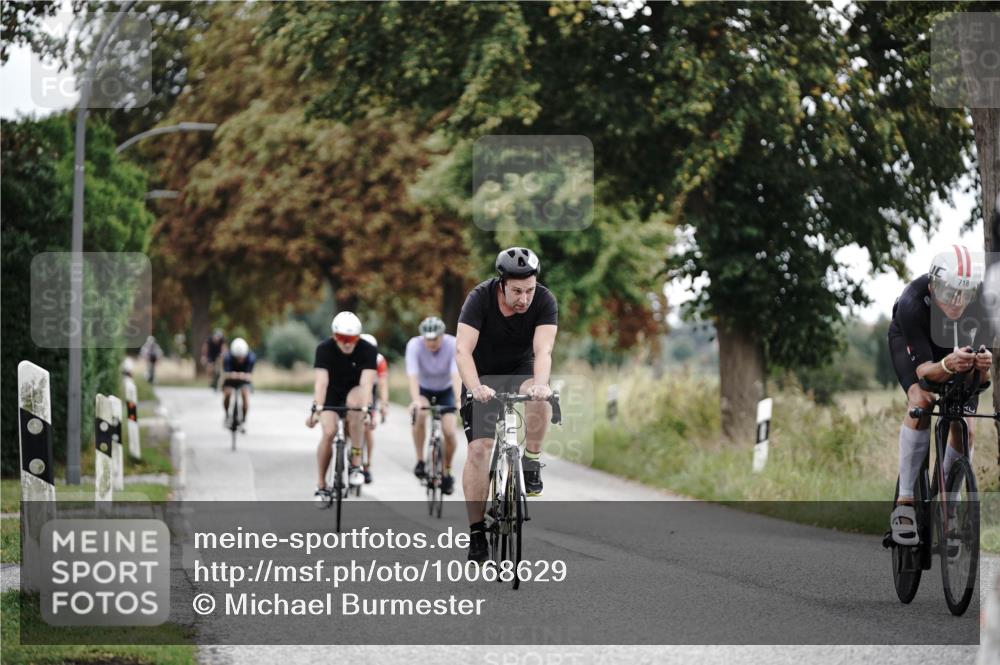 30.08.2026 - Elbe Triathlon Hamburg Michael Burmester http://msf.ph/oto/10068629 30.08.2026 09:33:32 Radfahren 279, 490, 498, 502, 687, 691, 718, 735 meine-sportfotos.de