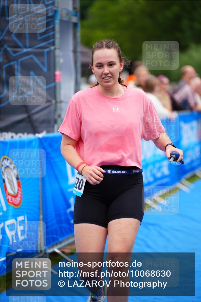 30.08.2026 - Elbe Triathlon Hamburg LAZAROV Photography http://msf.ph/oto/10068630 30.08.2026 12:28:33 Ziel 1520 meine-sportfotos.de