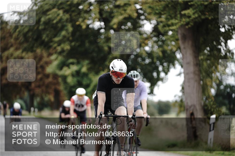 30.08.2026 - Elbe Triathlon Hamburg Michael Burmester http://msf.ph/oto/10068635 30.08.2026 09:33:35 Radfahren 279, 490, 498, 502, 687, 691, 718, 735 meine-sportfotos.de