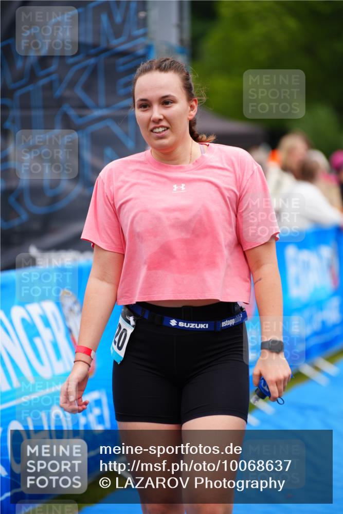30.08.2026 - Elbe Triathlon Hamburg LAZAROV Photography http://msf.ph/oto/10068637 30.08.2026 12:28:34 Ziel 1520 meine-sportfotos.de