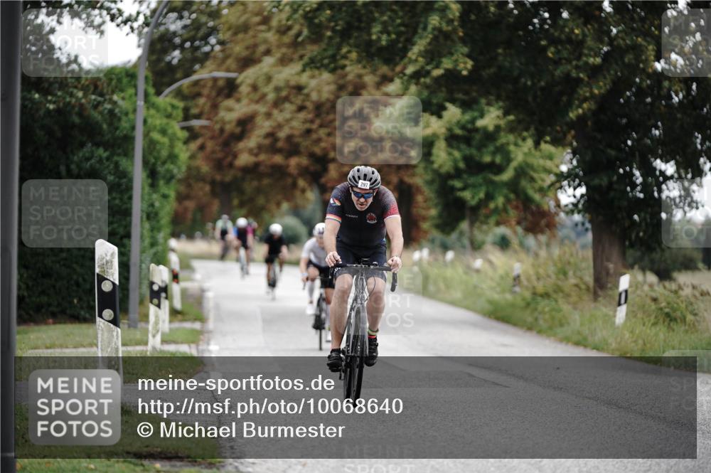 30.08.2026 - Elbe Triathlon Hamburg Michael Burmester http://msf.ph/oto/10068640 30.08.2026 09:33:43 Radfahren 297, 329, 483, 567 meine-sportfotos.de
