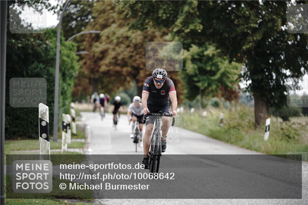 30.08.2026 - Elbe Triathlon Hamburg Michael Burmester http://msf.ph/oto/10068642 30.08.2026 09:33:43 Radfahren 297, 329, 483, 567 meine-sportfotos.de
