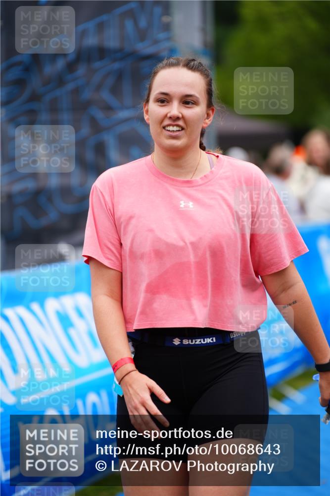 30.08.2026 - Elbe Triathlon Hamburg LAZAROV Photography http://msf.ph/oto/10068643 30.08.2026 12:28:34 Ziel 1520 meine-sportfotos.de