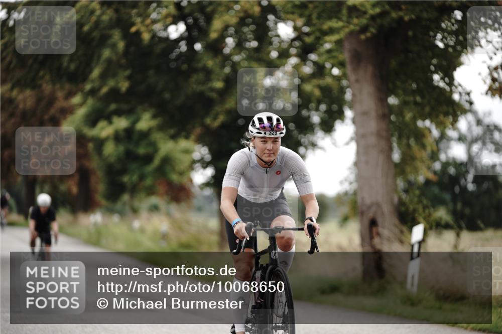 30.08.2026 - Elbe Triathlon Hamburg Michael Burmester http://msf.ph/oto/10068650 30.08.2026 09:33:46 Radfahren 297, 329, 483, 567 meine-sportfotos.de