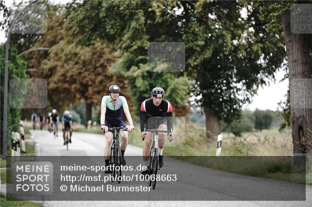 30.08.2026 - Elbe Triathlon Hamburg Michael Burmester http://msf.ph/oto/10068663 30.08.2026 09:33:54 Radfahren 449, 542, 709 meine-sportfotos.de