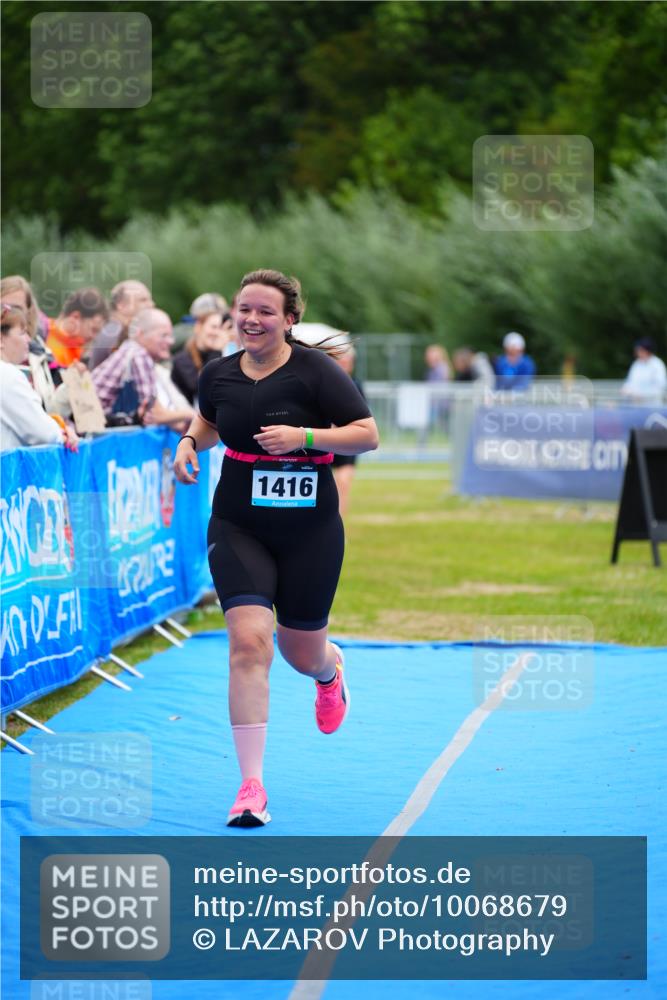 30.08.2026 - Elbe Triathlon Hamburg LAZAROV Photography http://msf.ph/oto/10068679 30.08.2026 12:28:53 Ziel 1416, 1710 meine-sportfotos.de