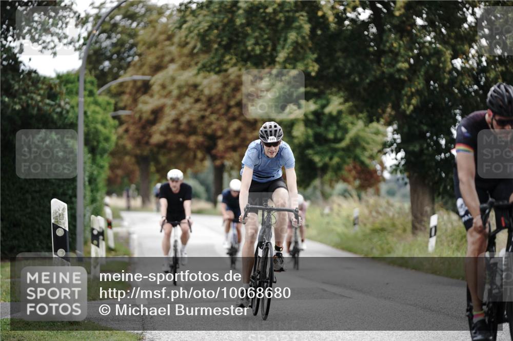 30.08.2026 - Elbe Triathlon Hamburg Michael Burmester http://msf.ph/oto/10068680 30.08.2026 09:34:06 Radfahren 293, 372, 440, 519, 623, 629 meine-sportfotos.de