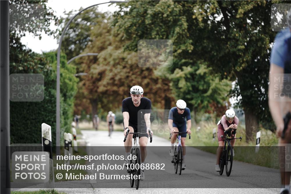 30.08.2026 - Elbe Triathlon Hamburg Michael Burmester http://msf.ph/oto/10068682 30.08.2026 09:34:07 Radfahren 293, 372, 432, 440, 519, 623, 629 meine-sportfotos.de