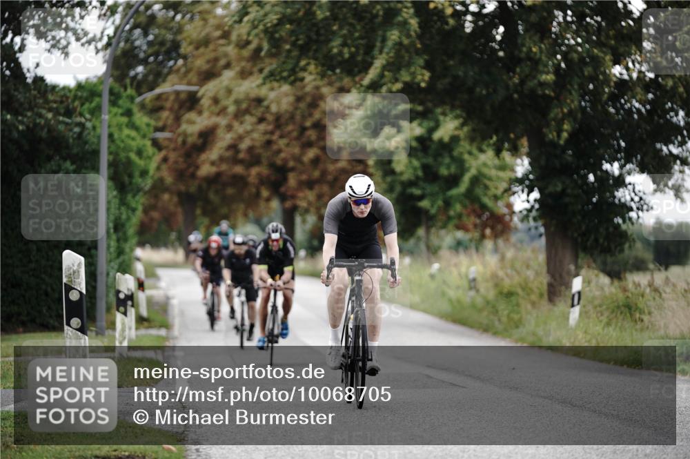 30.08.2026 - Elbe Triathlon Hamburg Michael Burmester http://msf.ph/oto/10068705 30.08.2026 09:34:26 Radfahren 588, 597, 598, 662, 690, 696 meine-sportfotos.de