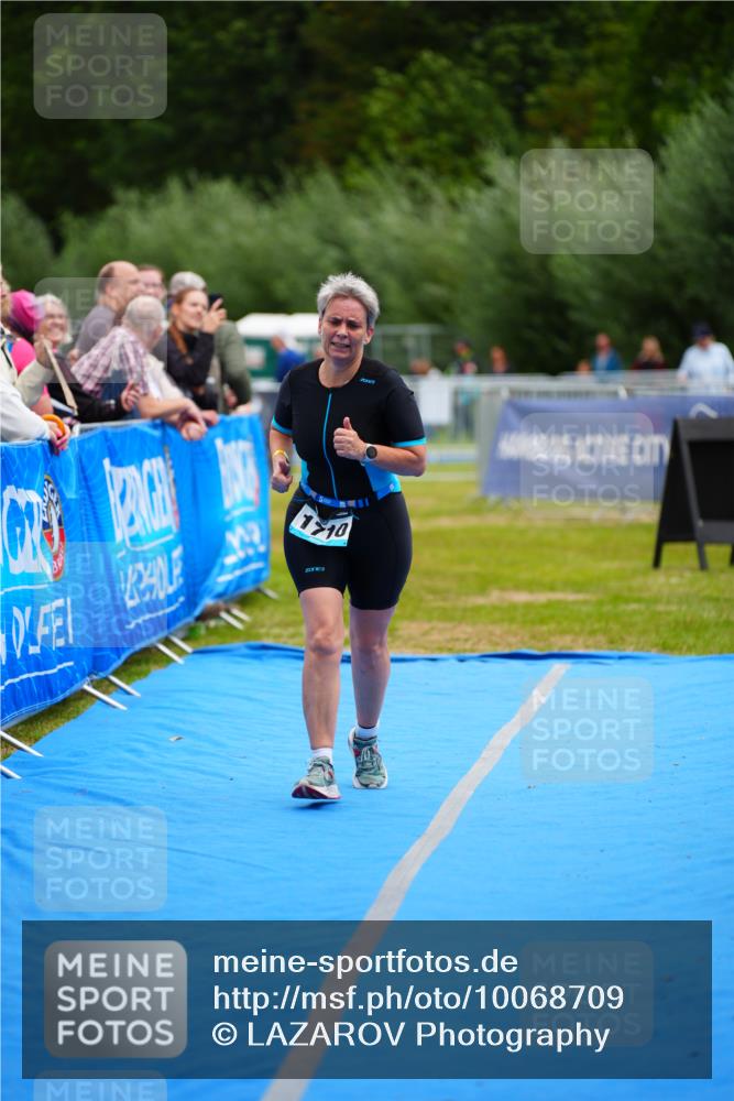 30.08.2026 - Elbe Triathlon Hamburg LAZAROV Photography http://msf.ph/oto/10068709 30.08.2026 12:29:00 Ziel 1710 meine-sportfotos.de