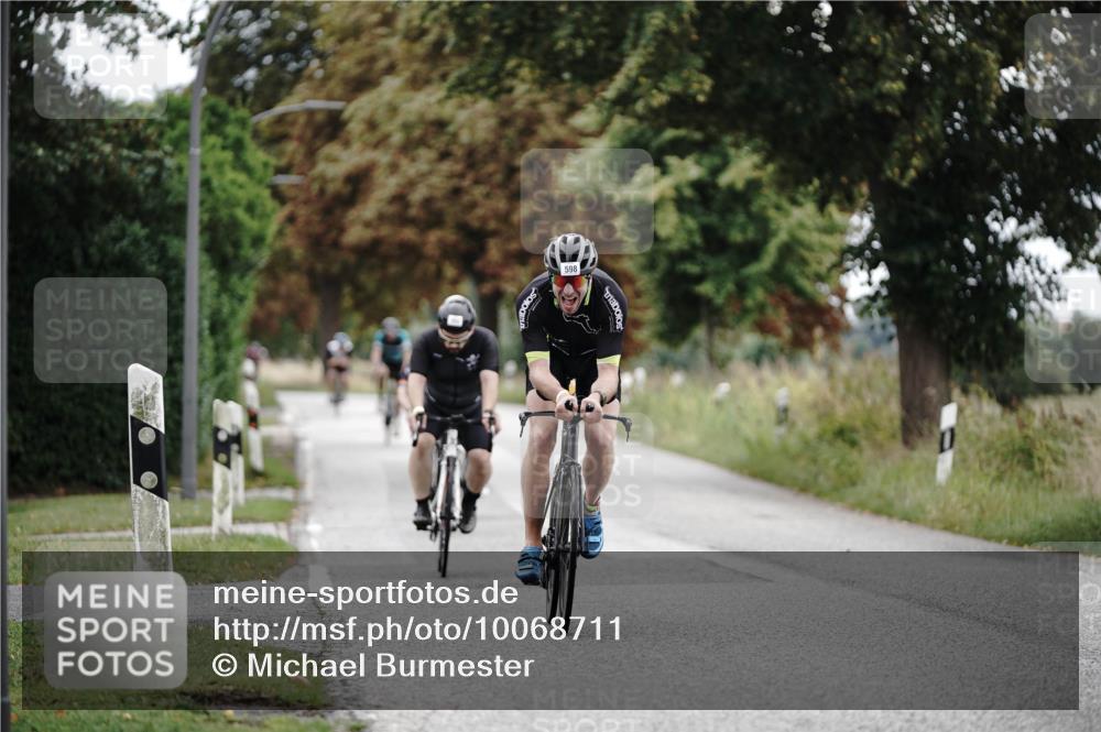 30.08.2026 - Elbe Triathlon Hamburg Michael Burmester http://msf.ph/oto/10068711 30.08.2026 09:34:27 Radfahren 588, 597, 598, 662, 690, 696 meine-sportfotos.de